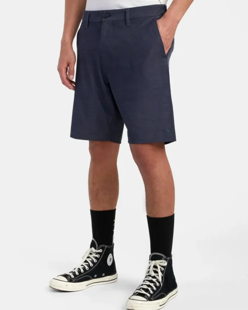 BACK IN HYBRID 19" SHORTS