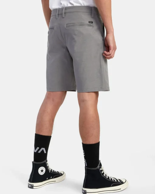 BACK IN HYBRID 19" SHORTS
