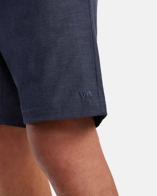 BACK IN HYBRID 19" SHORTS
