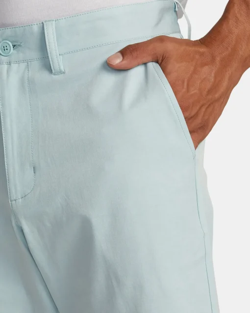 BACK IN HYBRID 19" SHORTS