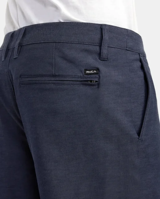 BACK IN HYBRID 19" SHORTS