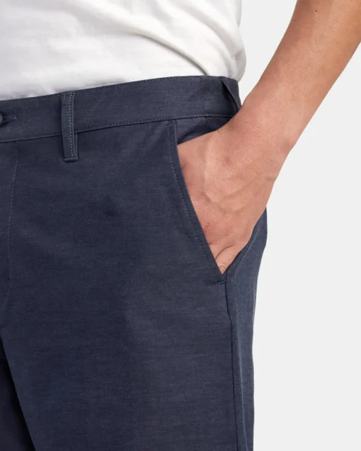 BACK IN HYBRID 19" SHORTS