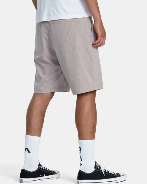 BALANCE HYBRID 20" SHORTS