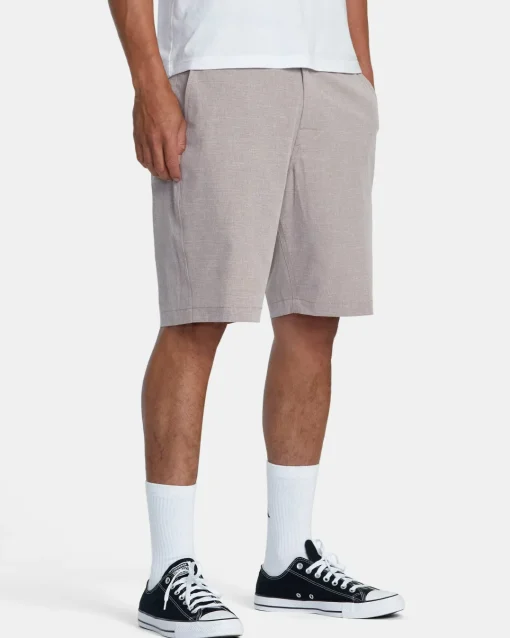 BALANCE HYBRID 20" SHORTS