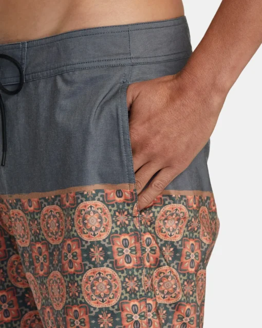 COUNTY 18" BOARDSHORTS