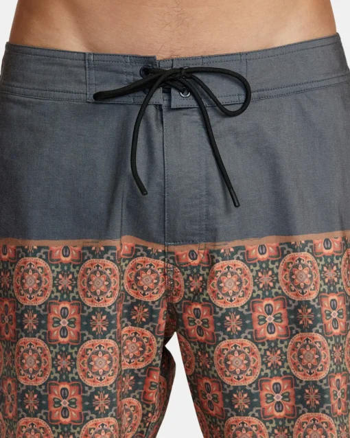 COUNTY 18" BOARDSHORTS