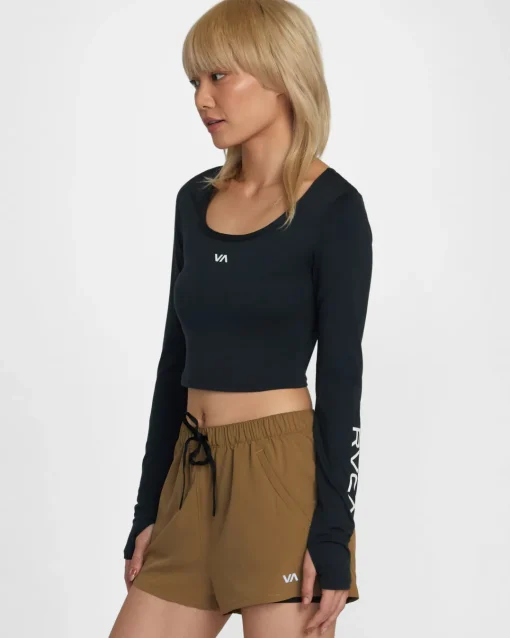 ESSENTIAL LONG SLEEVE CROPPED TEE