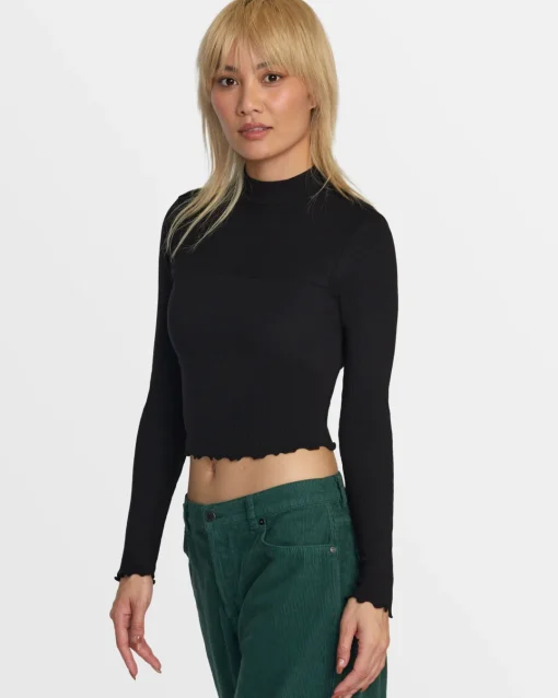 SAVED LONG SLEEVE LONG SLEEVE CROP TOP