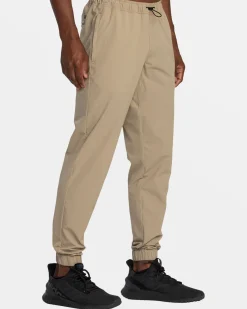 SPECTRUM TECH SLIM FIT PANTS