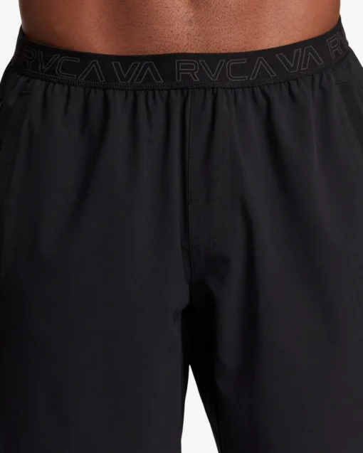 YOGGER PLUS 18" SHORTS