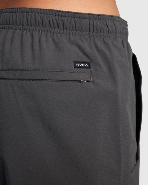 YOGGER STRETCH 17" ATHLETIC SHORTS