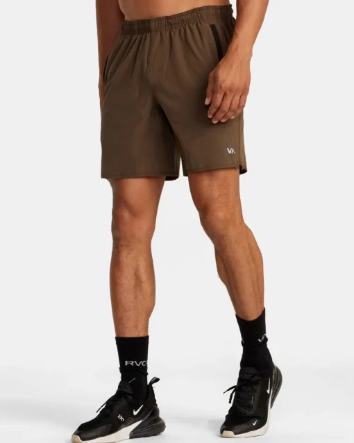 YOGGER STRETCH 17" ATHLETIC SHORTS
