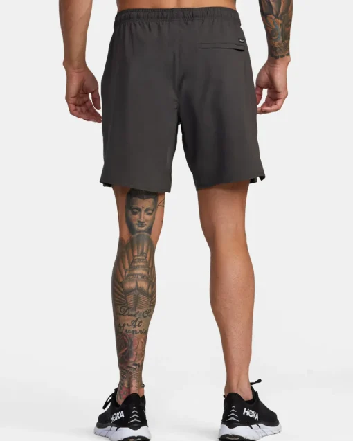 YOGGER STRETCH 17" ATHLETIC SHORTS