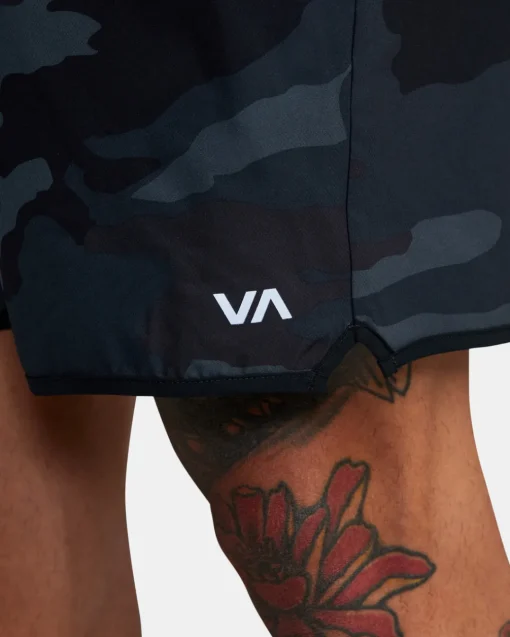 YOGGER STRETCH 17" ATHLETIC SHORTS