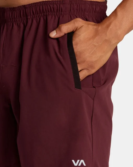 YOGGER STRETCH 17" ATHLETIC SHORTS