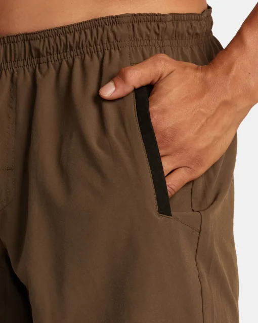 YOGGER STRETCH 17" ATHLETIC SHORTS