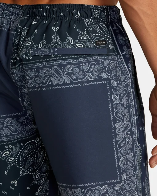 YOGGER STRETCH 17" ATHLETIC SHORTS