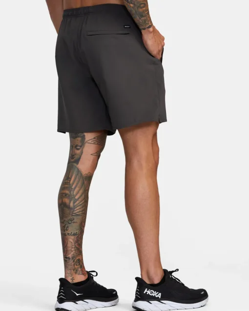 YOGGER STRETCH 17" ATHLETIC SHORTS