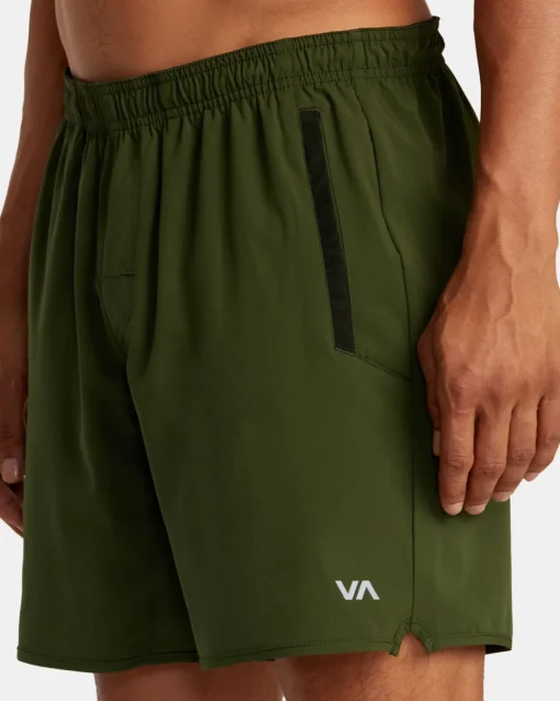 YOGGER STRETCH 17" ATHLETIC SHORTS