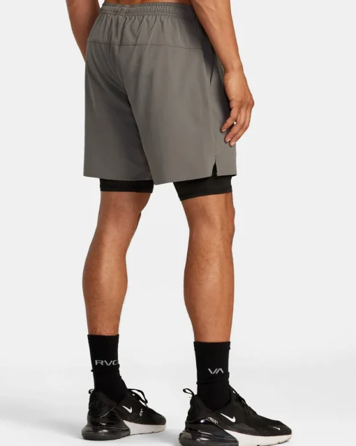 YOGGER TRAIN 2-IN-1 17" WORKOUT SHORTS