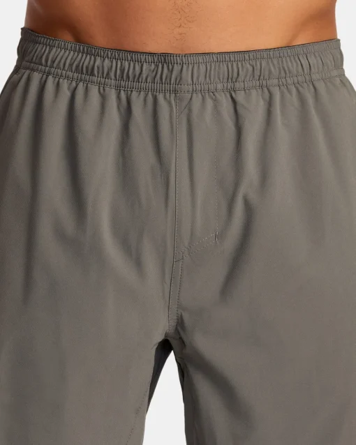 YOGGER TRAIN 2-IN-1 17" WORKOUT SHORTS