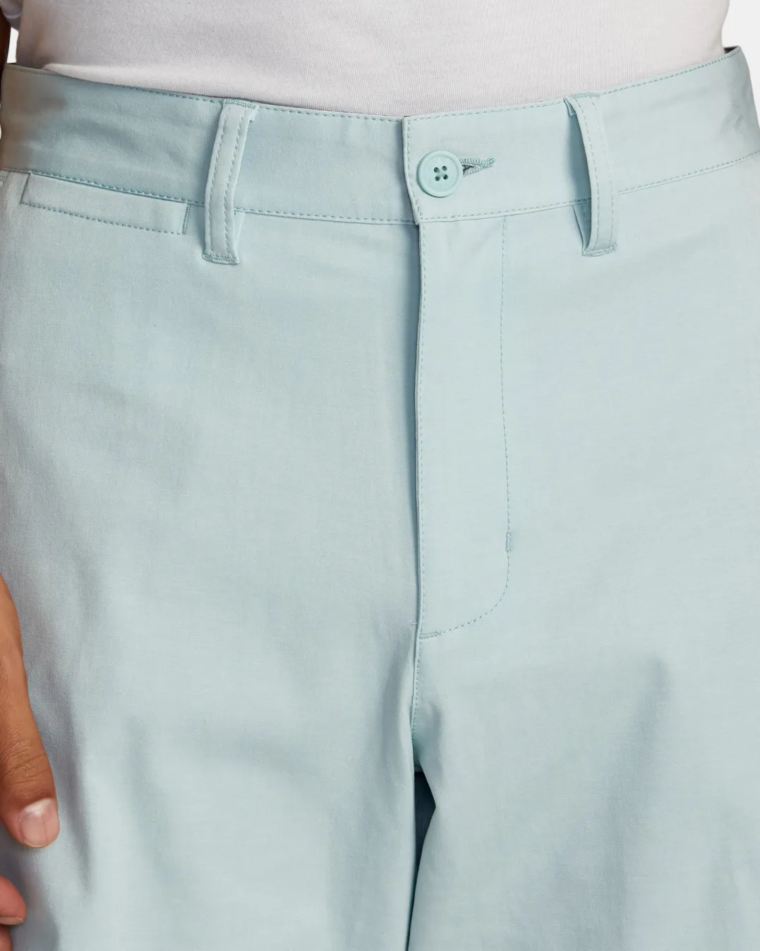 BACK IN HYBRID 19" SHORTS