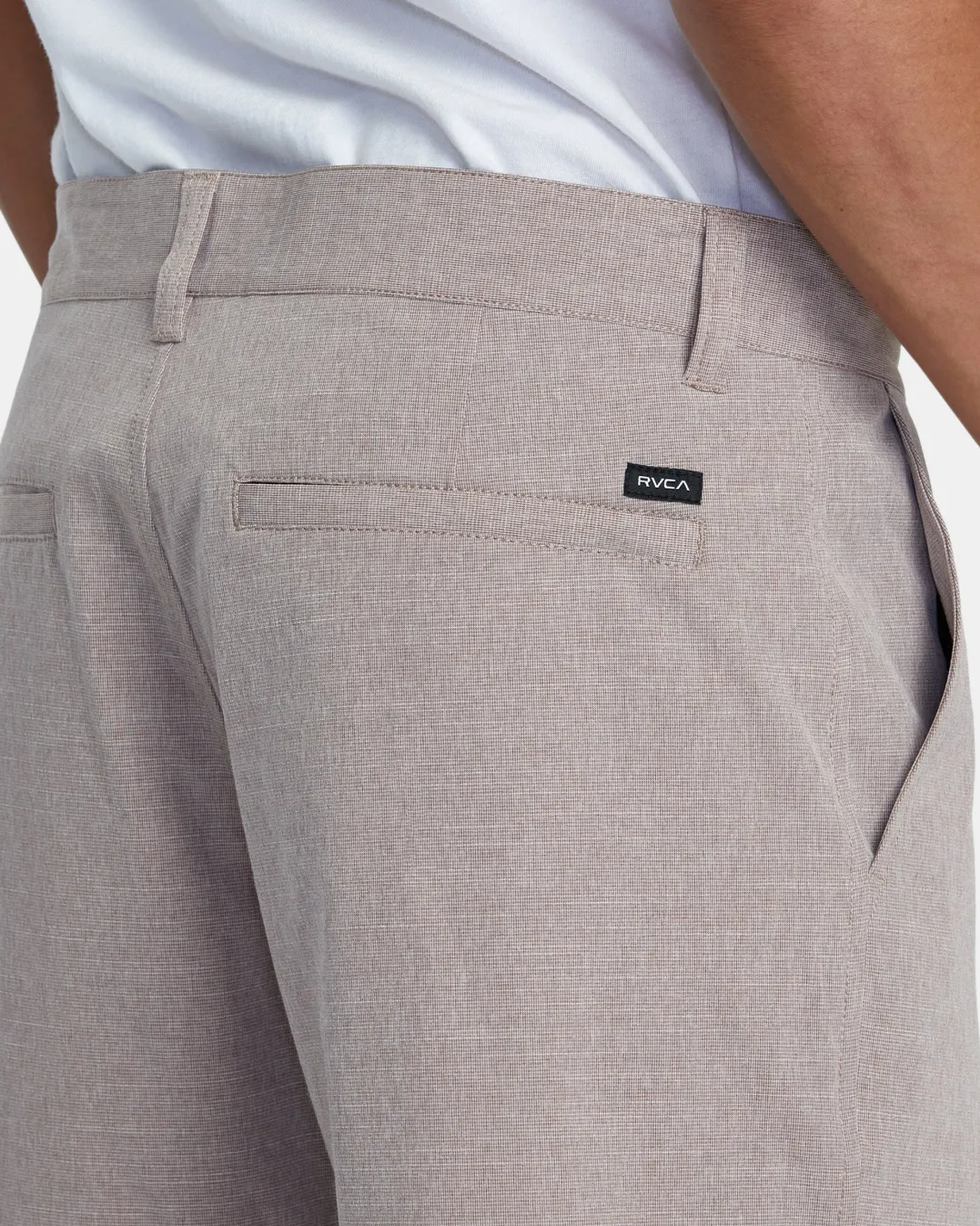 BALANCE HYBRID 20" SHORTS