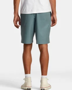 BALANCE HYBRID 20" SHORTS
