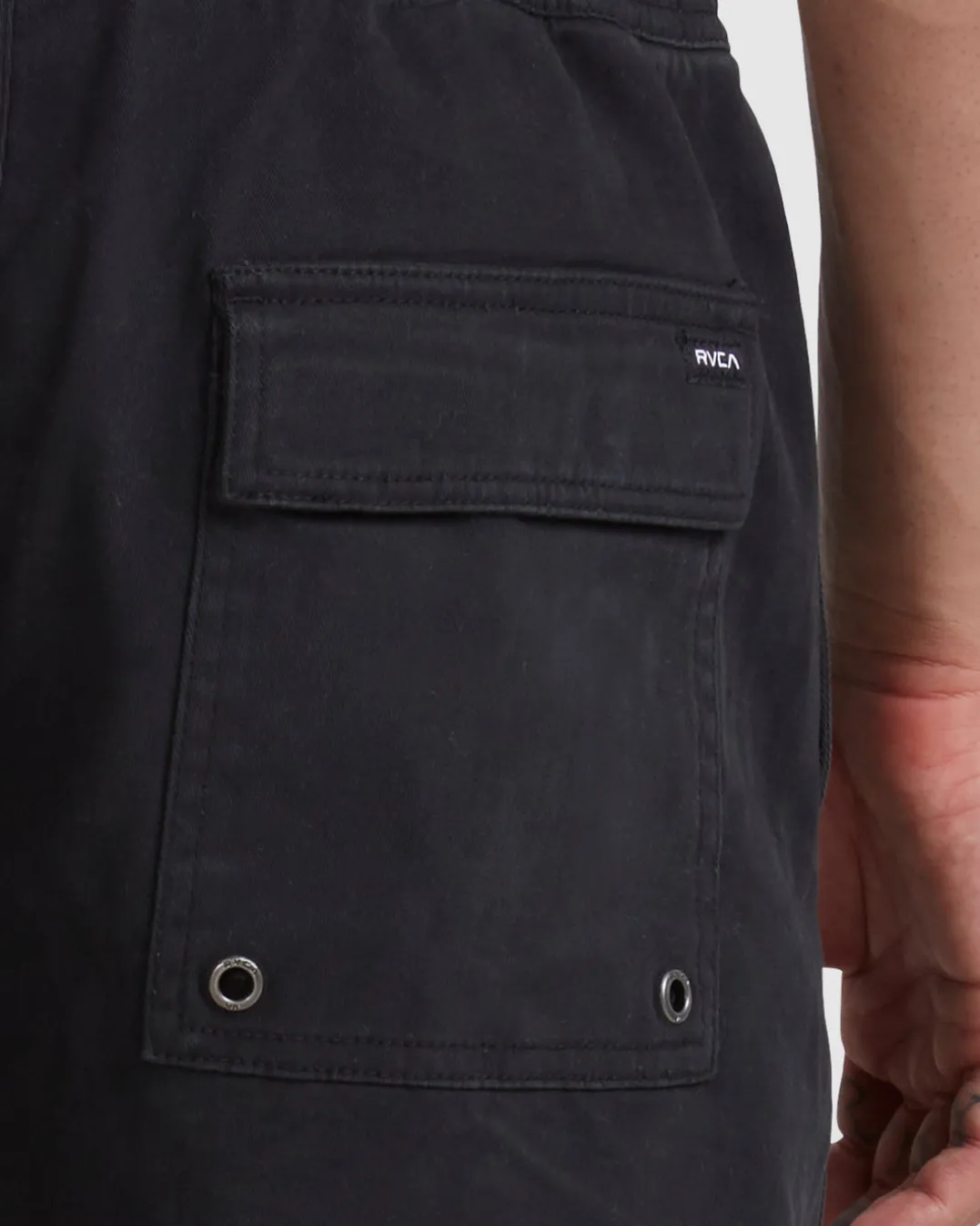 ESCAPE PRINT 17" SHORTS