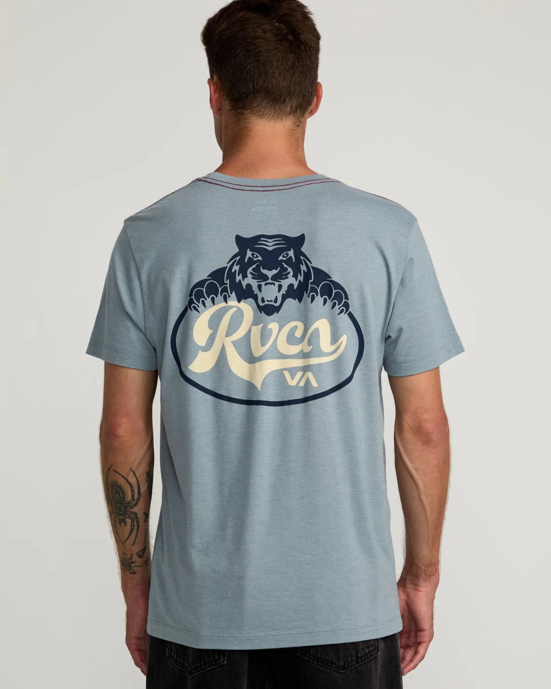 PROWL TEE