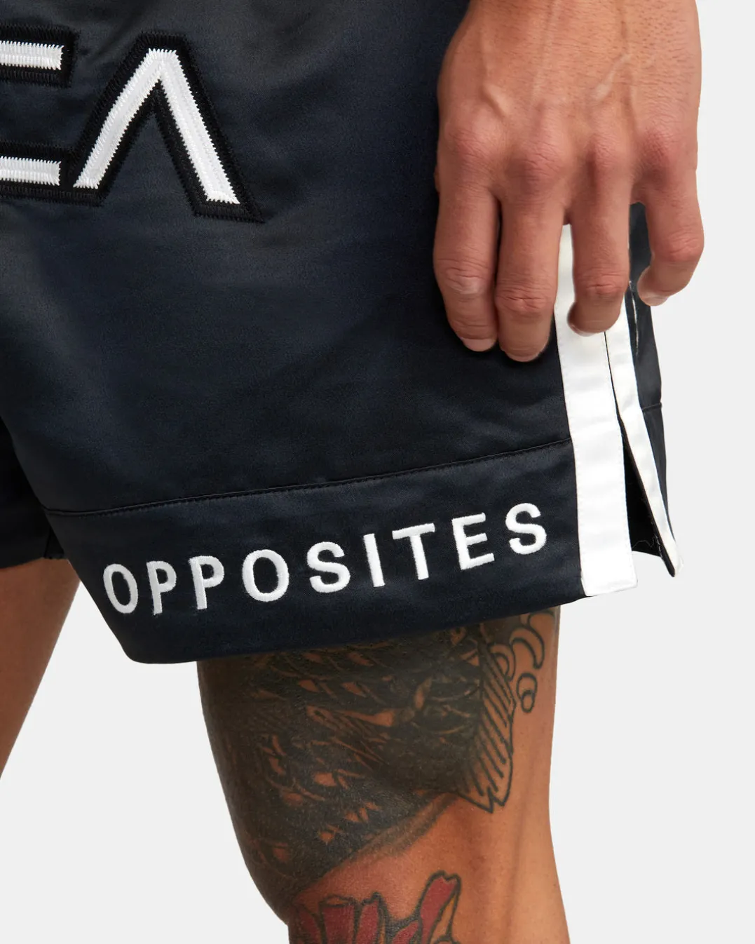 RVCA 15" MUAY THAI BOXING SHORTS