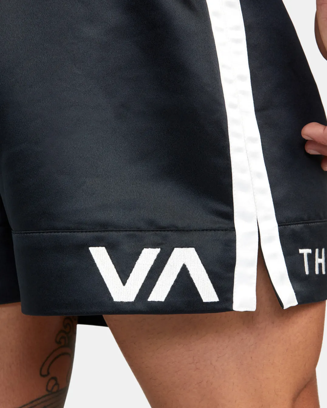 RVCA 15" MUAY THAI BOXING SHORTS