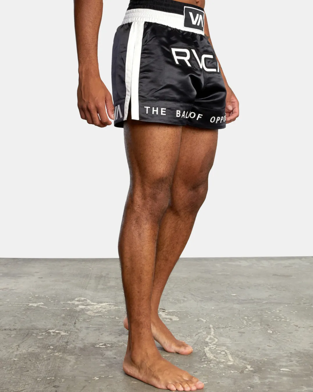 RVCA 15" MUAY THAI BOXING SHORTS