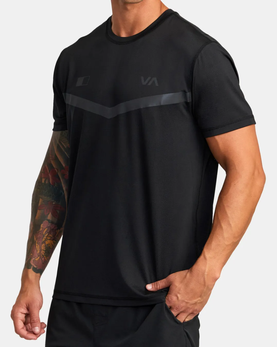 RVCA RUNNER TECHNICAL SHORT SLEEVE TOP