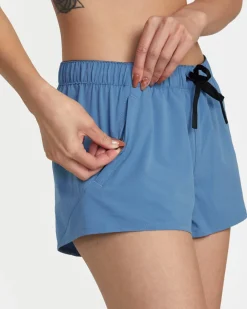 VA ESSENTIAL LOW-RISE YOGGER SPORT SHORTS