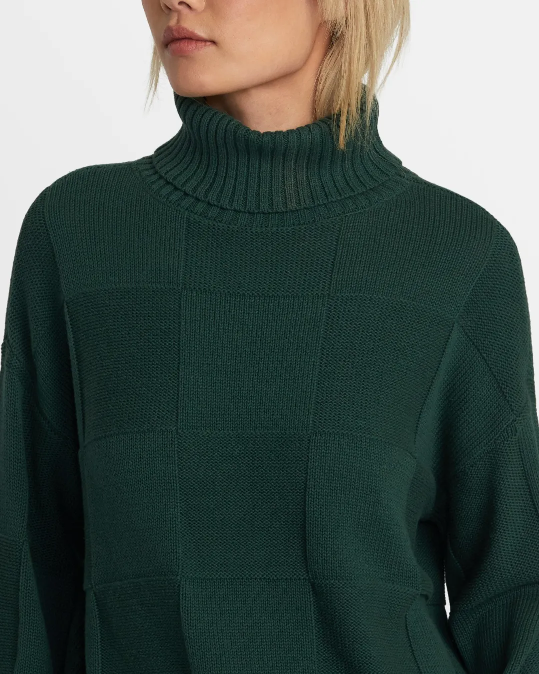 VINEYARD TURTLENECK SWEATER