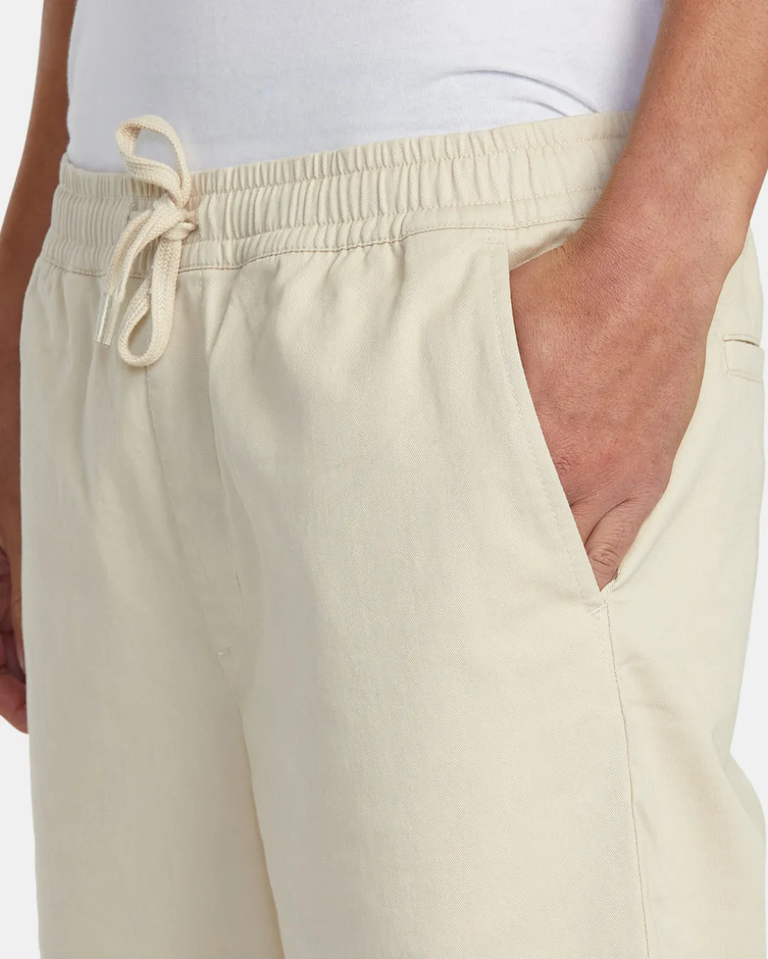 WEEKEND ELASTIC WAIST SHORTS