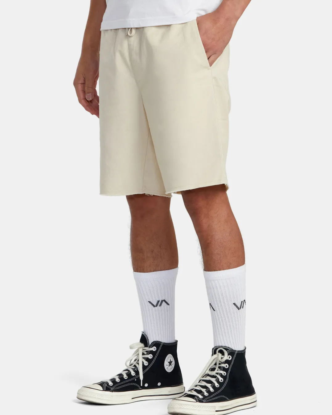 WEEKEND ELASTIC WAIST SHORTS